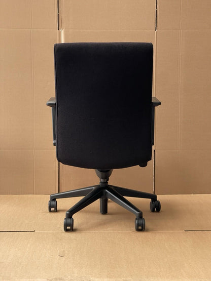Keilhauer Vanilla Mid back Executive Chair - RRP$1103- Great Condition - UK Del