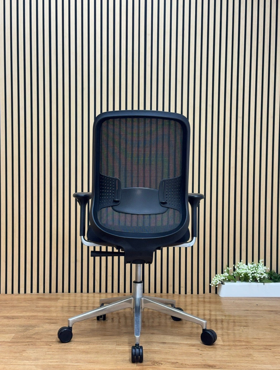 Orangebox Do Task Chair – Premium Ergonomic Mesh Office Chair - Chrome Base