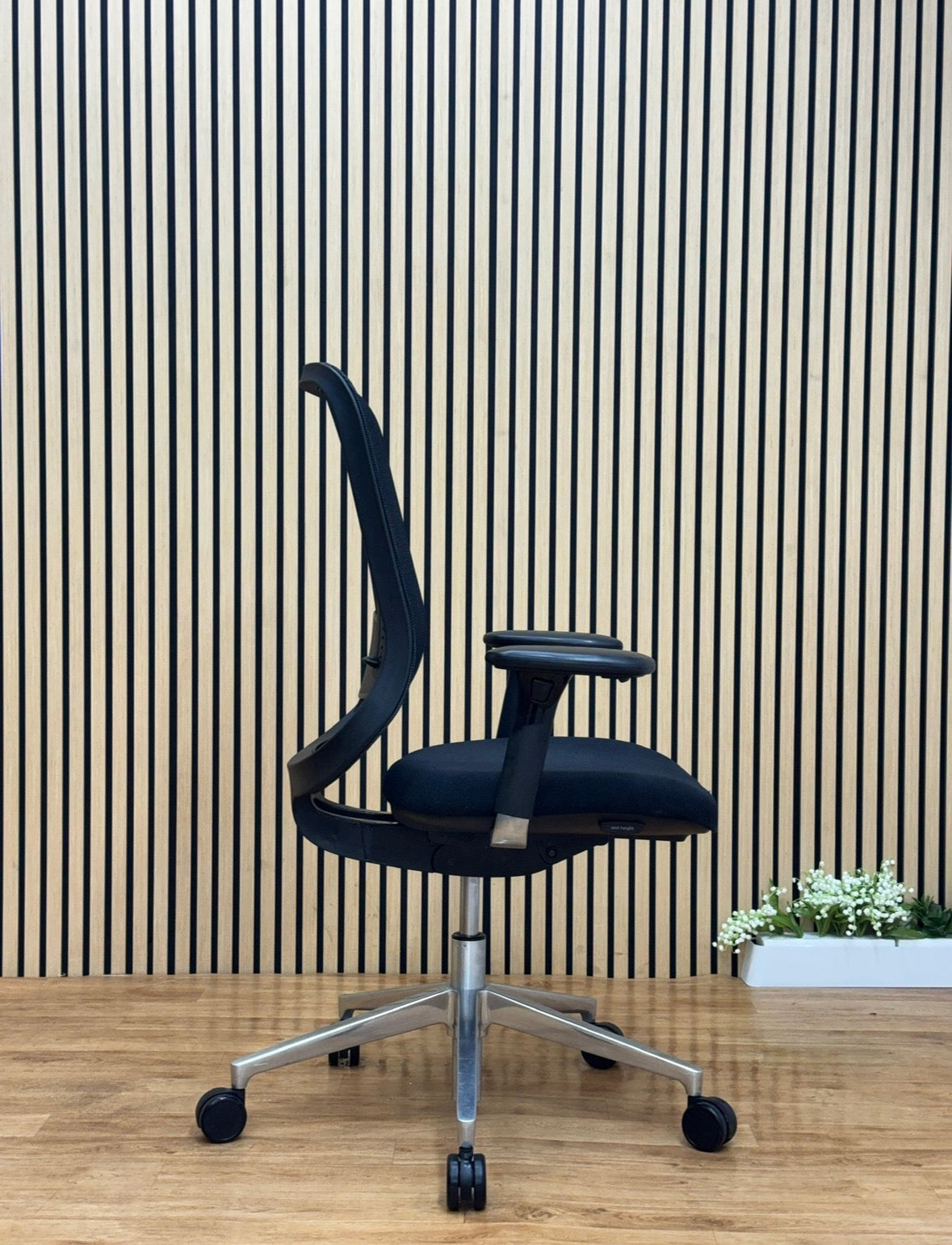 Orangebox Do Task Chair – Premium Ergonomic Mesh Office Chair - Chrome Base