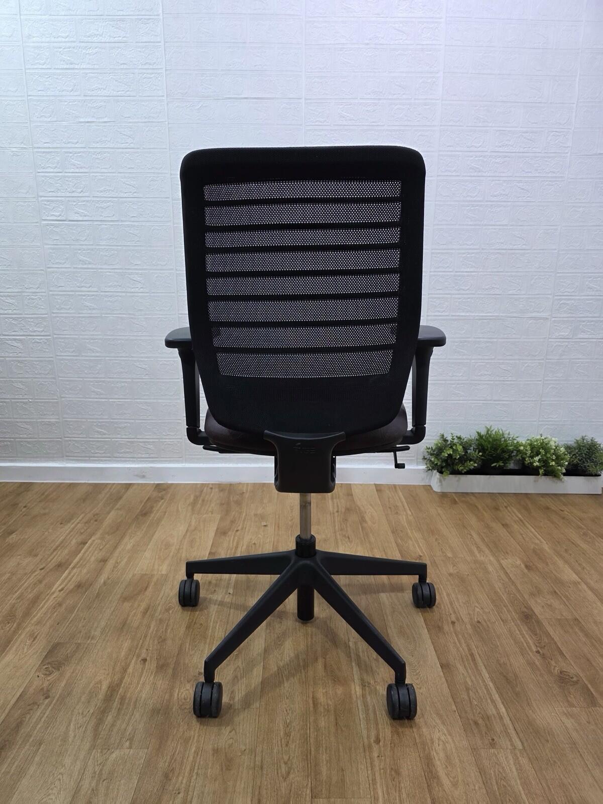 Senator Fuse Office Chair / Fully Adjustable / Leather Seat / UK DELIVERY
