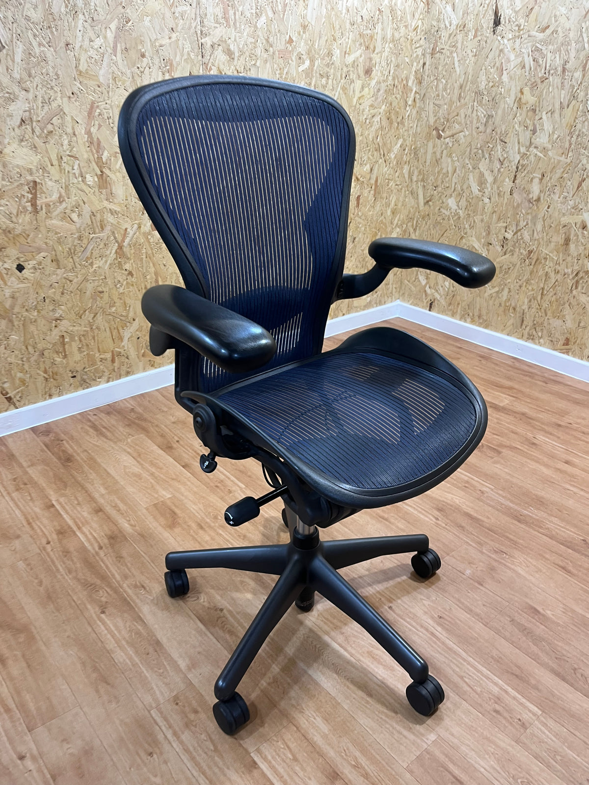 Herman Miller Aeron CLASSIC chairs FULL SPEC / Front Tilt /Extended Height size B