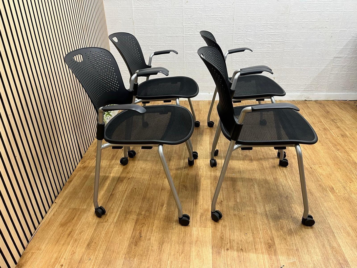 4 X Herman Miller Caper Stackable Chairs With Wheels And Armrests - UK Delivery