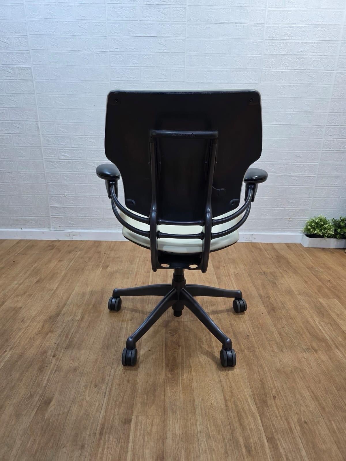 Humanscale Freedom Executive Chair Cream White UK Delivery