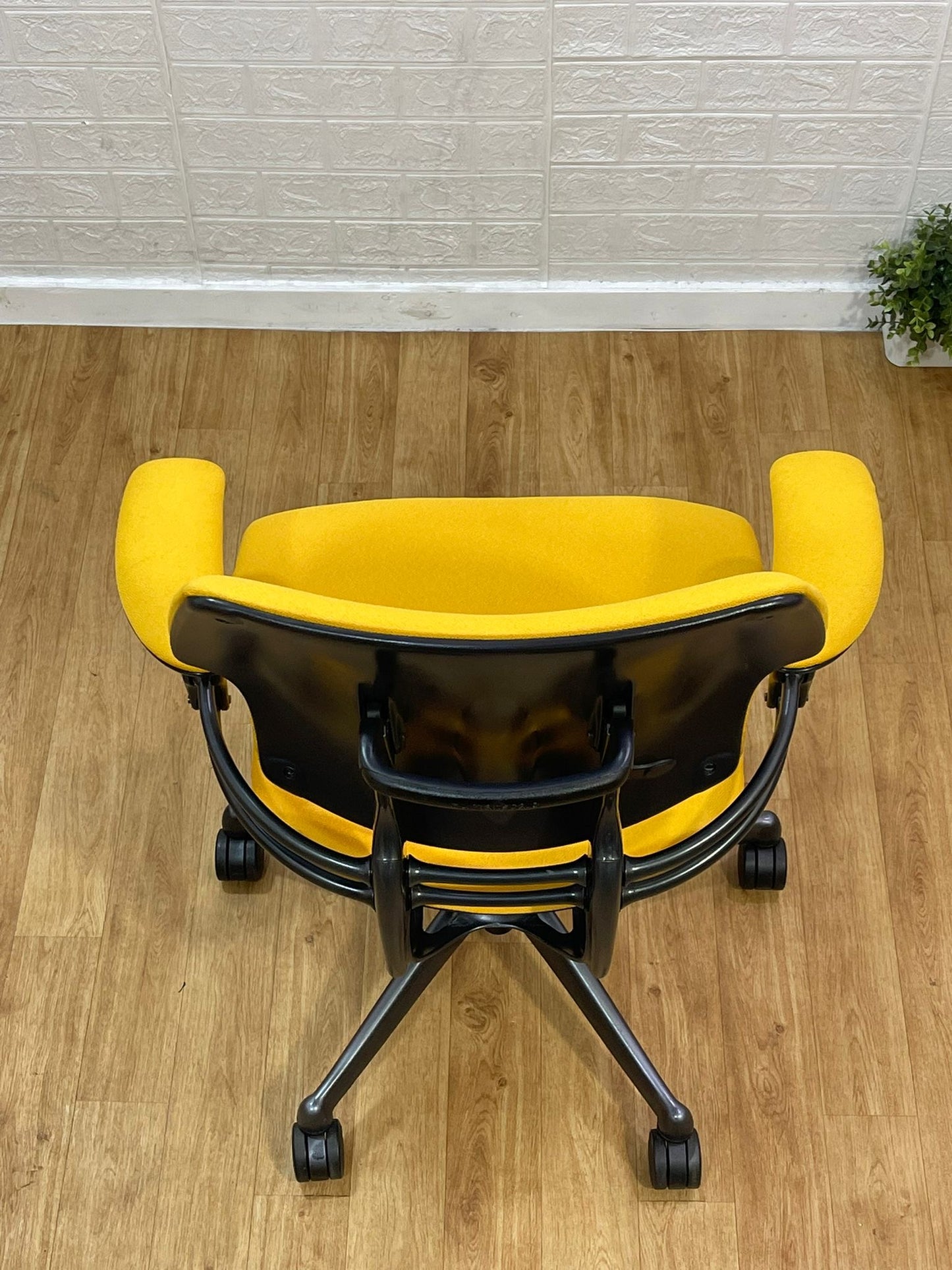 Humanscale Freedom Office Chair In Yellow Fabric