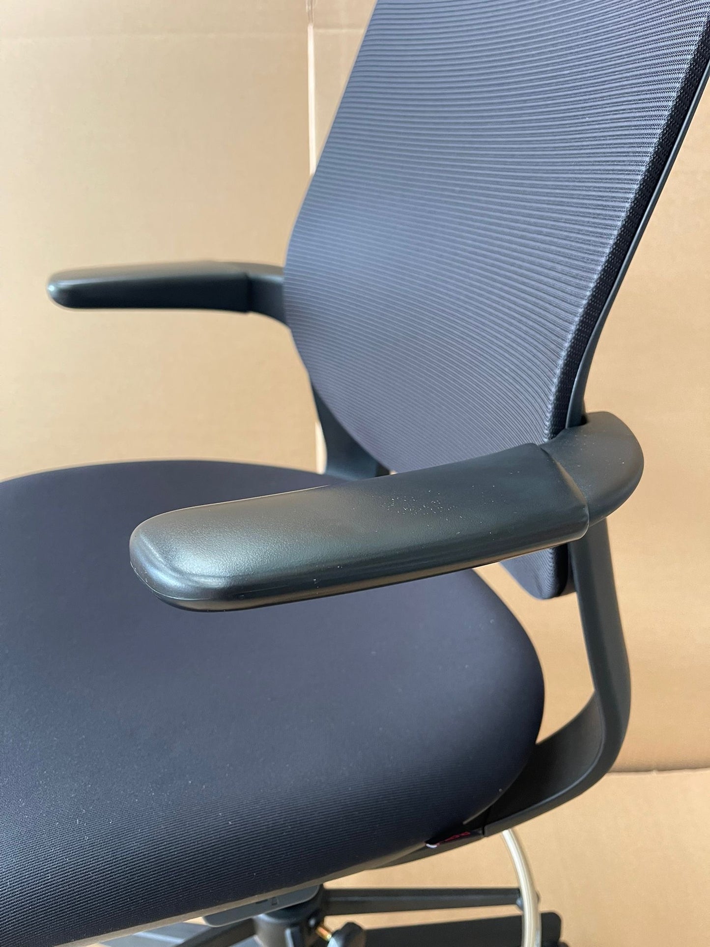 T25 ERGONOMIC CHAIR / Extended Height, Footrest -