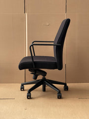 Keilhauer Vanilla Mid back Executive Chair - RRP$1103- Great Condition - UK Del