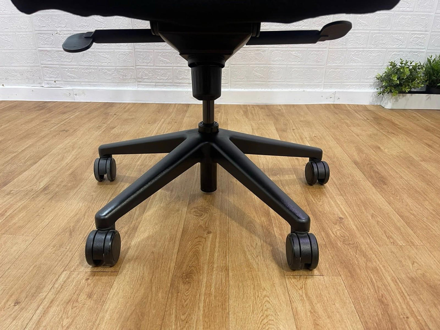 Keilhauer* Executive Padded Office Chair / Black / Excellent Con -UK Delivery
