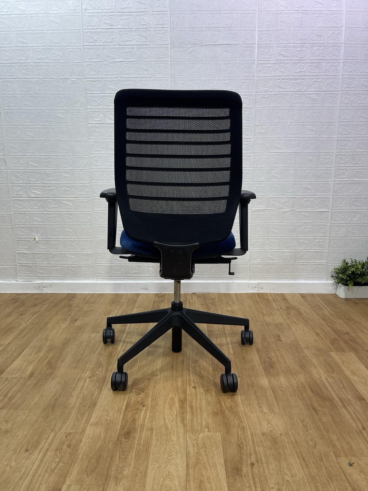 Senator Fuse Adjustable Office Chair / Velvet seat/ 4D Armrest - UK Delivery