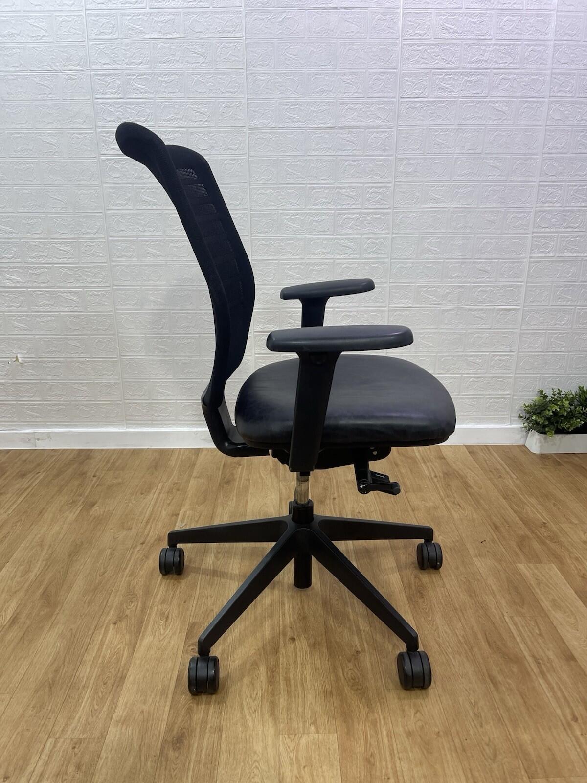 Senator Fuse Adjustable Office Chair  / 4D Armrest - UK Delivery