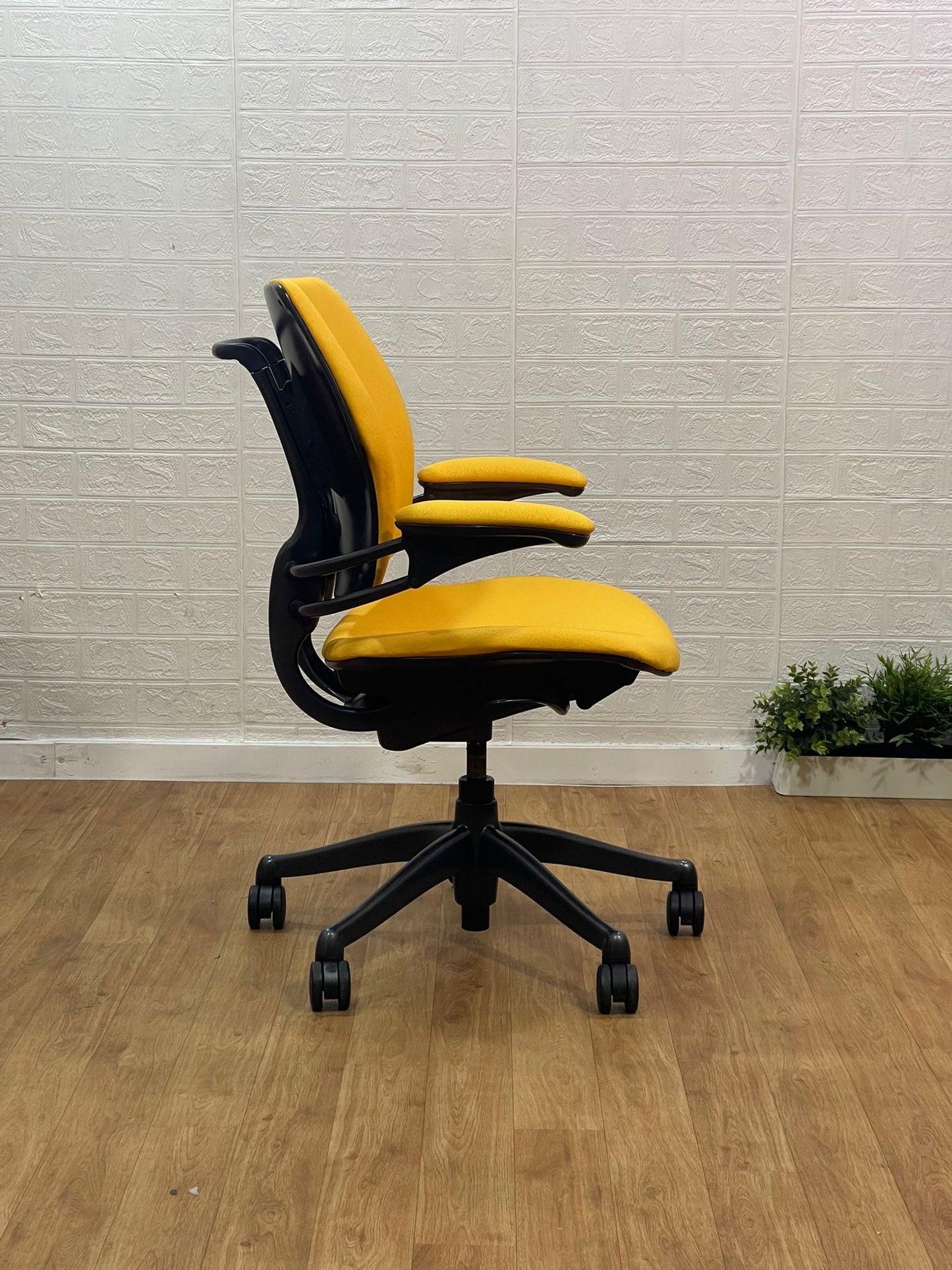 Humanscale Freedom Office Chair In Yellow Fabric