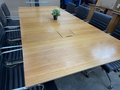 Walnut Mobile Meeting Table With 8 X Leather Adjustable Chairs