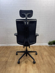 SENATOR: AGITUS EXECUTIVE OFFICE CHAIR / Black leather - UK DELIVERY