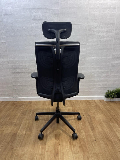 SENATOR: AGITUS EXECUTIVE OFFICE CHAIR / Black leather - UK DELIVERY