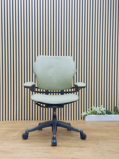 Refurbished Humanscale Freedom Task Chair UK - Maple PU Leather Ergonomic Chair, Second-hand Humanscale Freedom, Office Furniture Tech, Sustainable Office Seating UK.