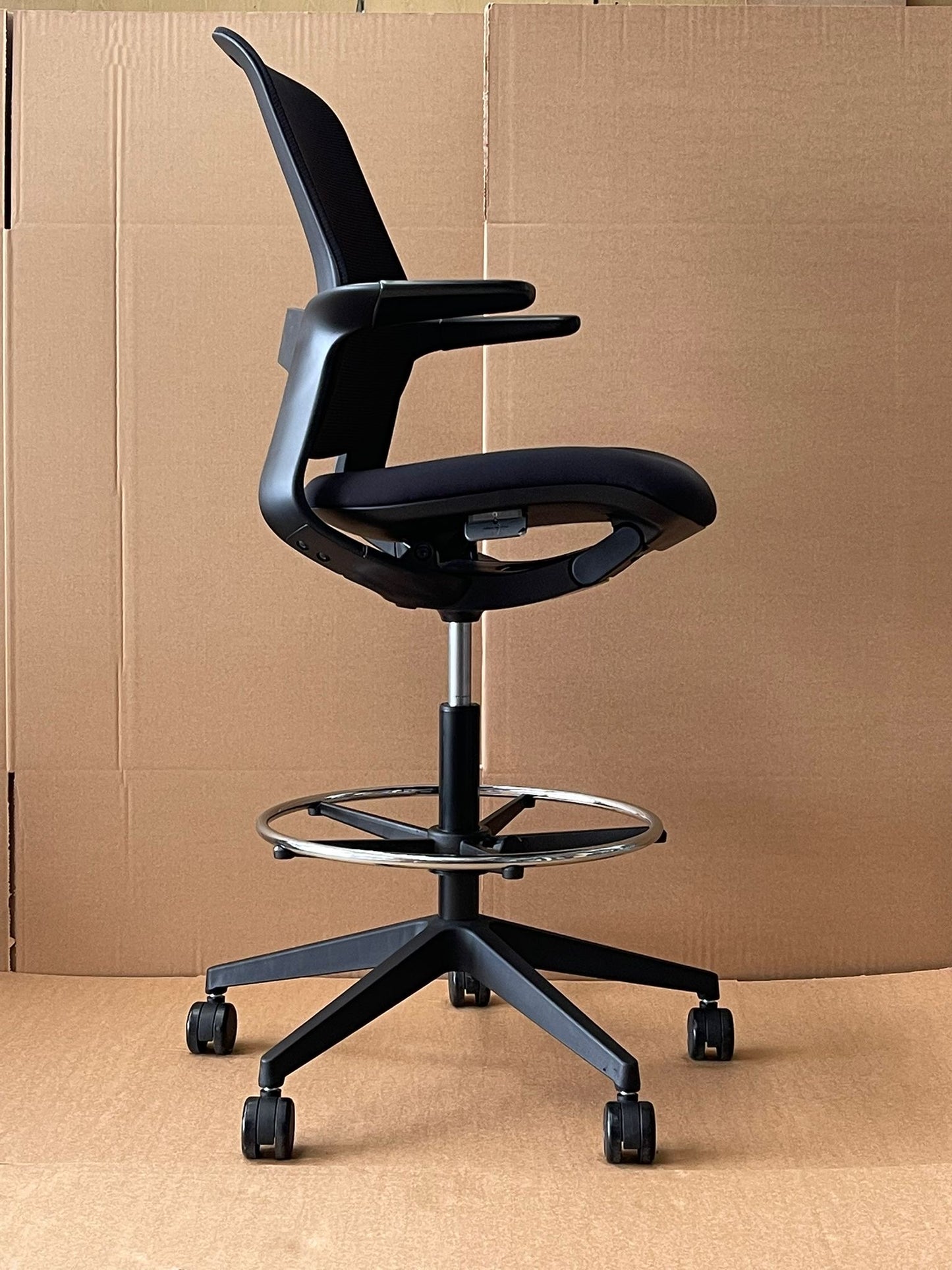 T25 ERGONOMIC CHAIR / Extended Height, Footrest -