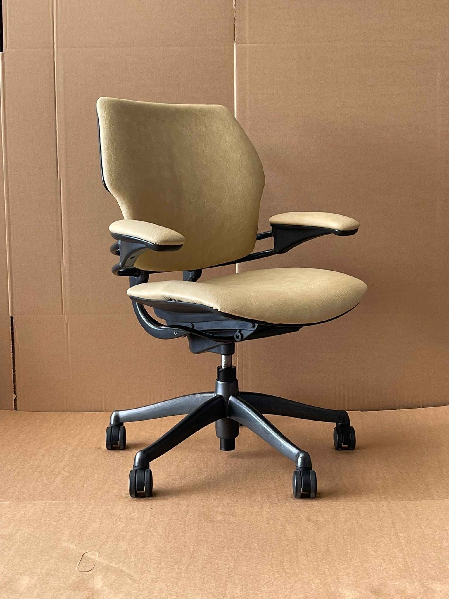 Humanscale Freedom Chair UK DELIVERY