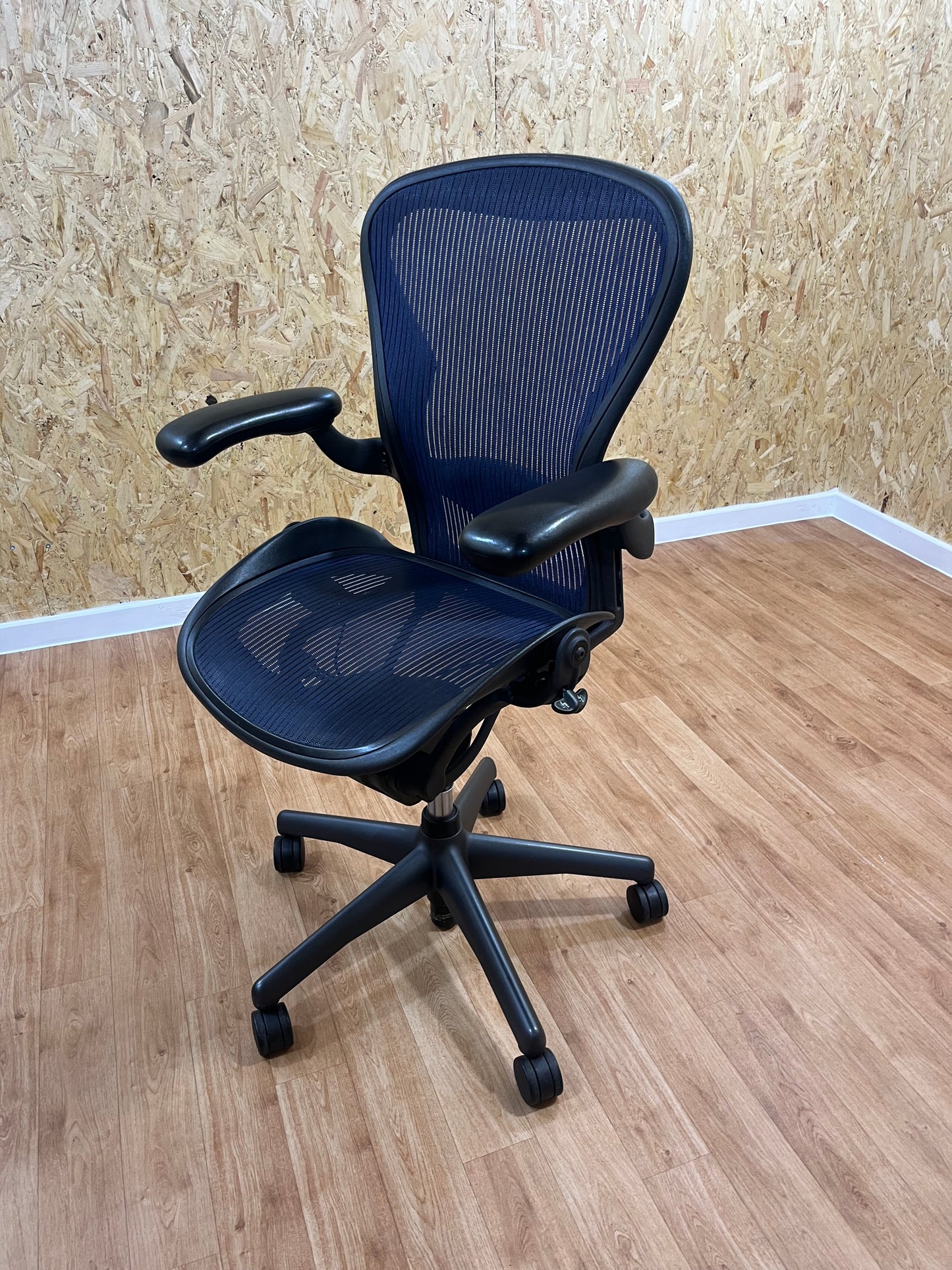 Herman Miller Aeron CLASSIC chairs FULL SPEC / Front Tilt /Extended Height size B