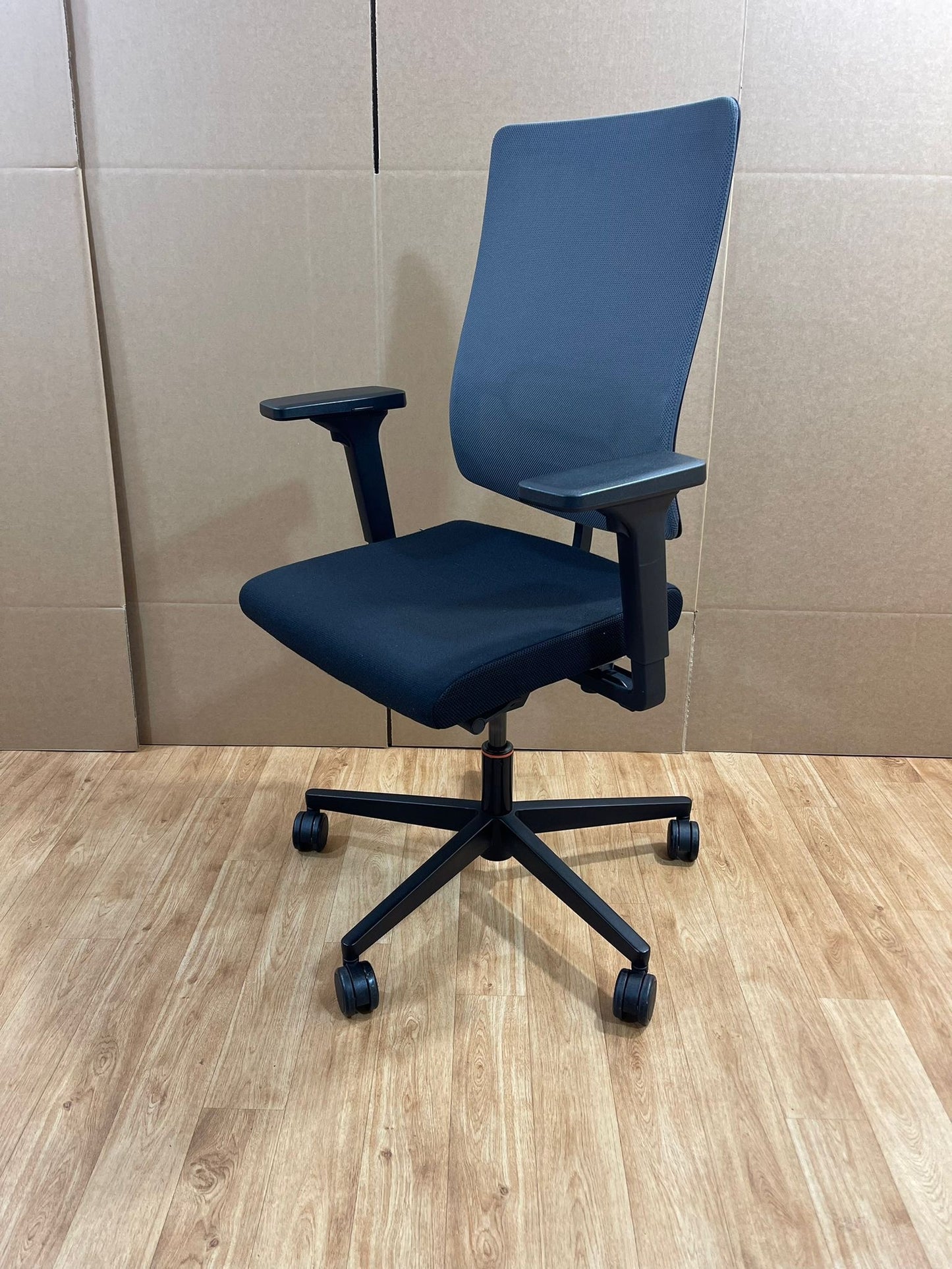SEDUS BLACK DOT Fully Adjustable Office Chair