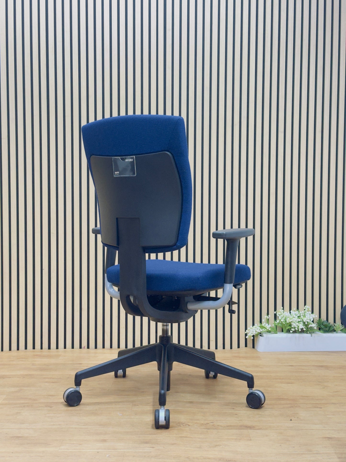 Refurbished Senator Sprint Ergonomic Task Chair – Dark Blue Fabric