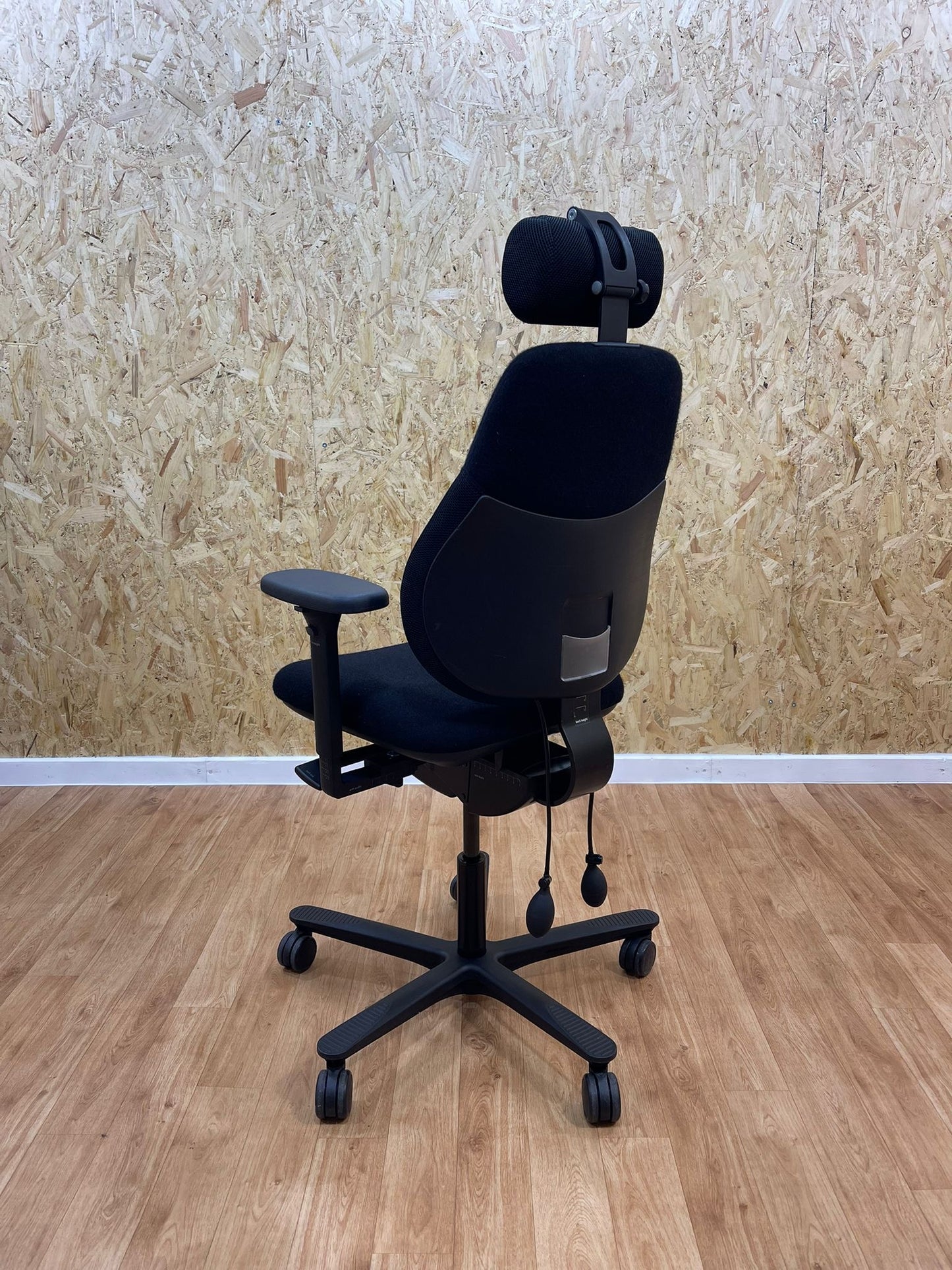 ORANGEBOX FLO* Ergonomic Super Adjustable Office Chair