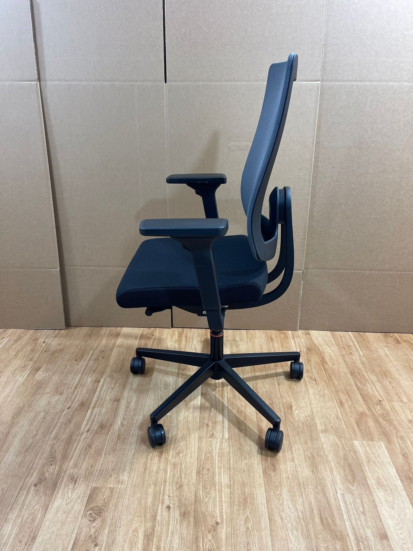 SEDUS BLACK DOT Fully Adjustable Office Chair