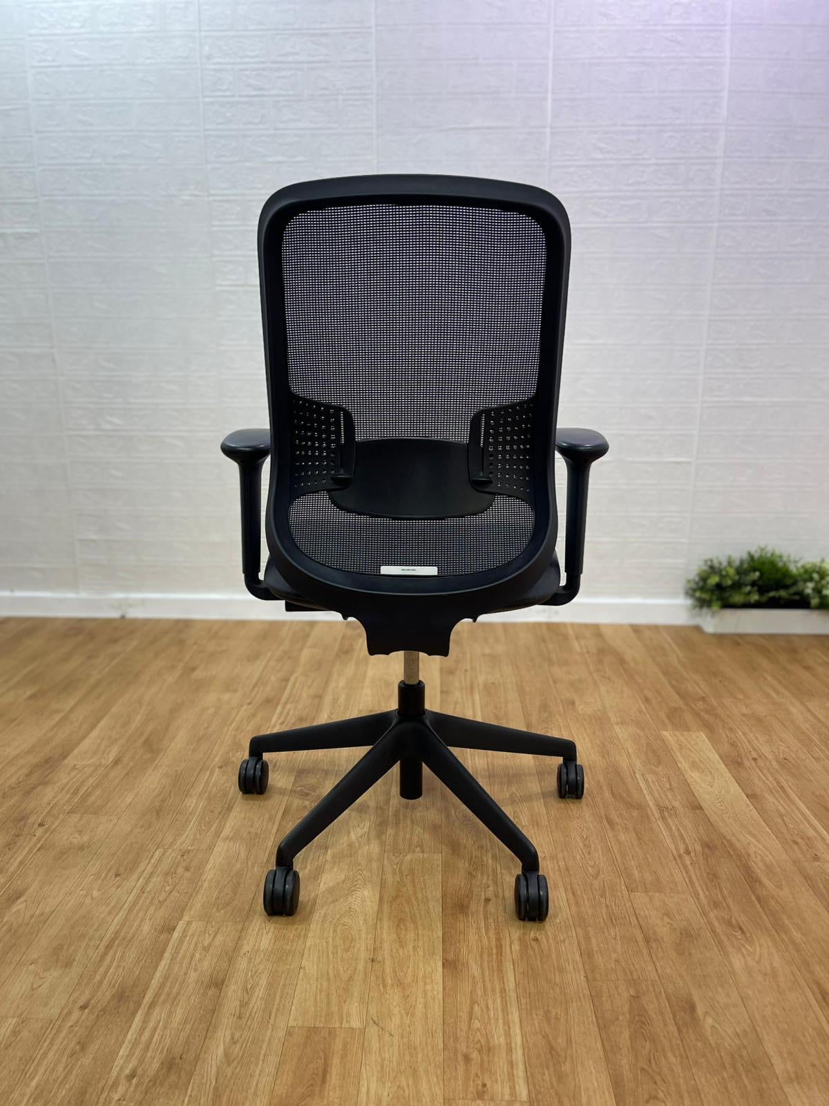 Orangebox Do HBA Office Chair Fully Adjustable/ Leather/Back Lock/UK
DELIVERY