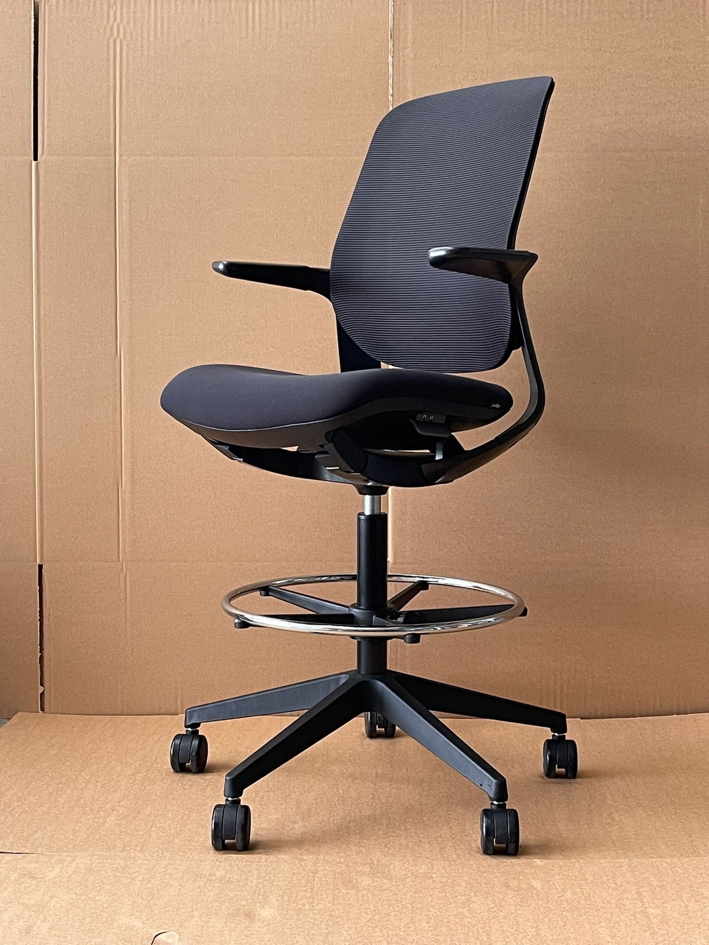 T25 ERGONOMIC CHAIR / Extended Height, Footrest -
