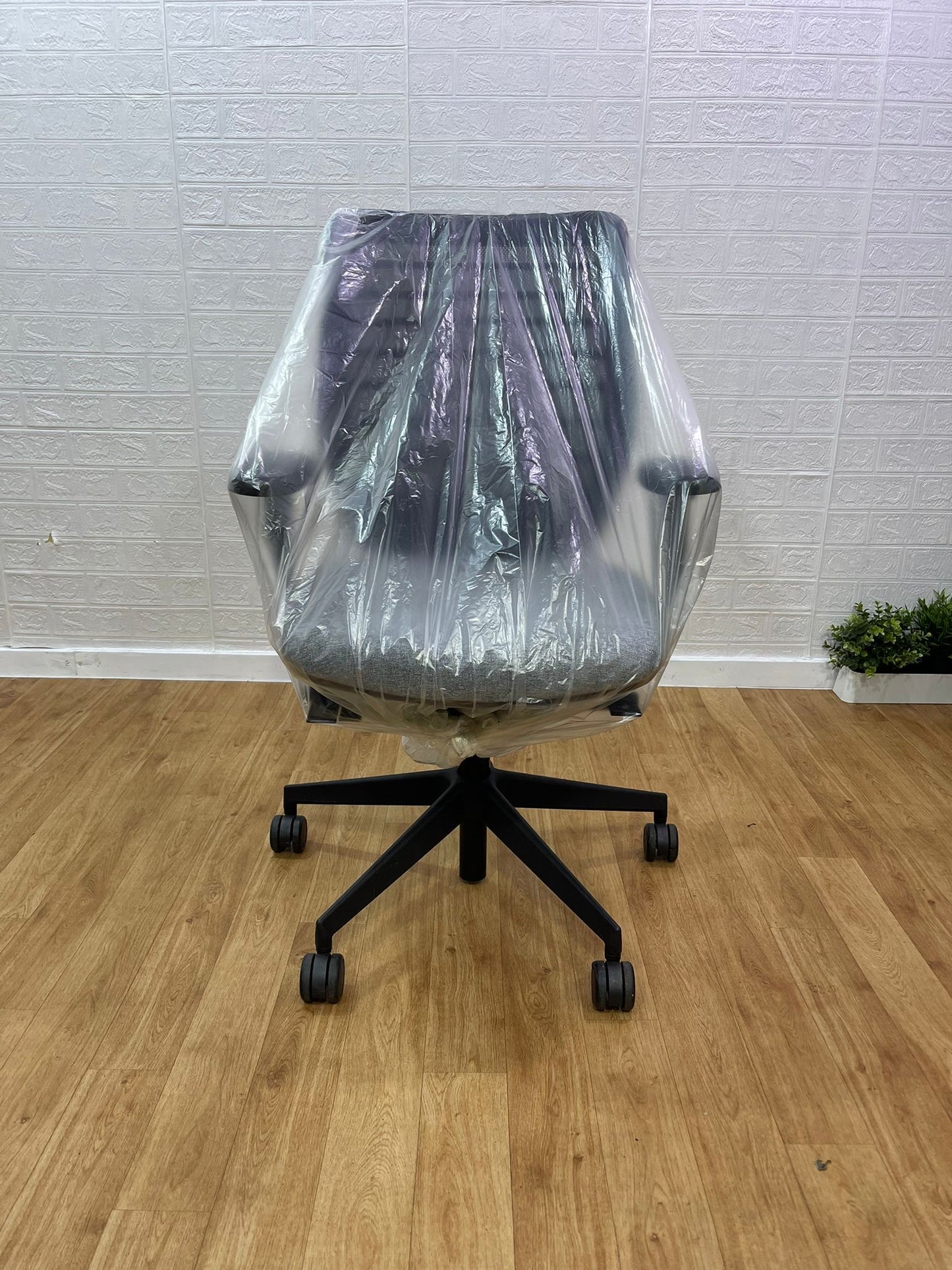 Senator Fuse Adjustable Office Chair  / 4D Armrest - UK Delivery