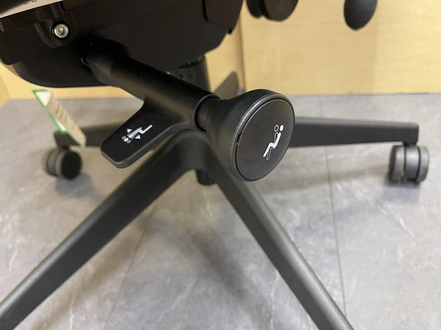Ergonomic Fully Adjustable Ergonomic Office Chair , 4D Armrests - UK Delivery