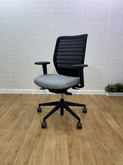Senator Fuse Adjustable Office Chair / Black ,Grey / 4D Armrest - UK Delivery