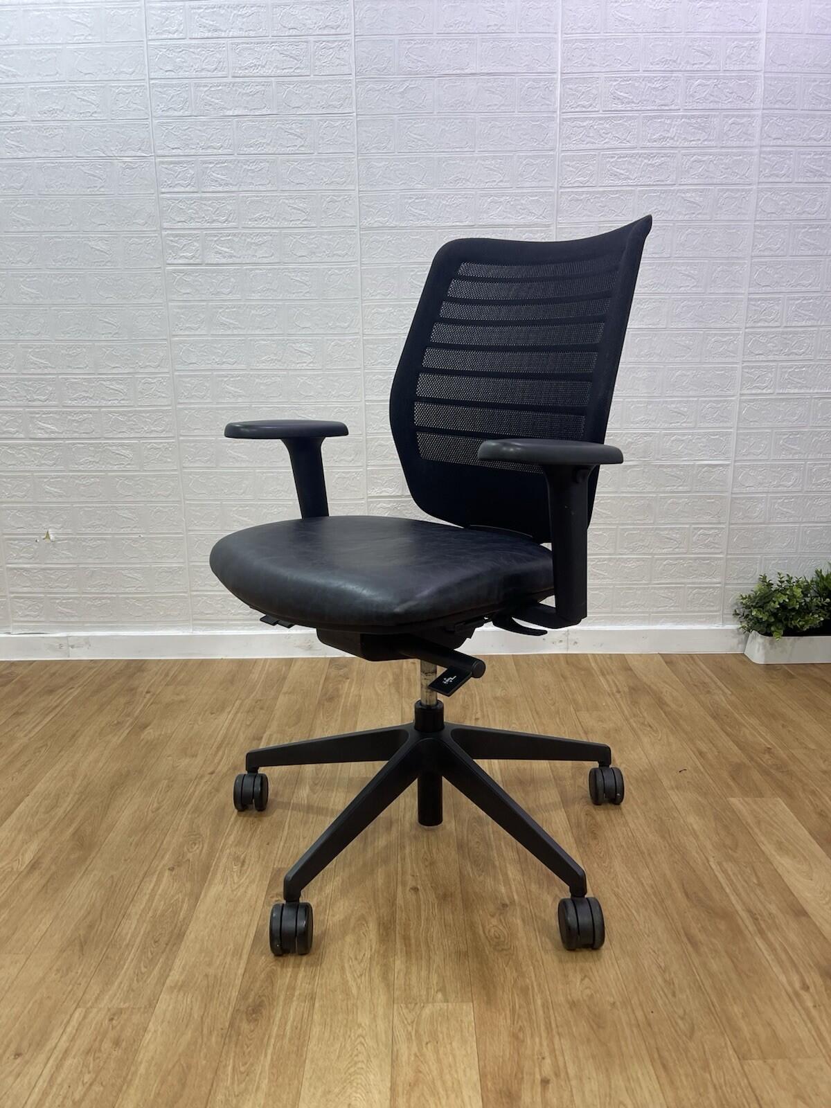 Senator Fuse Adjustable Office Chair  / 4D Armrest - UK Delivery