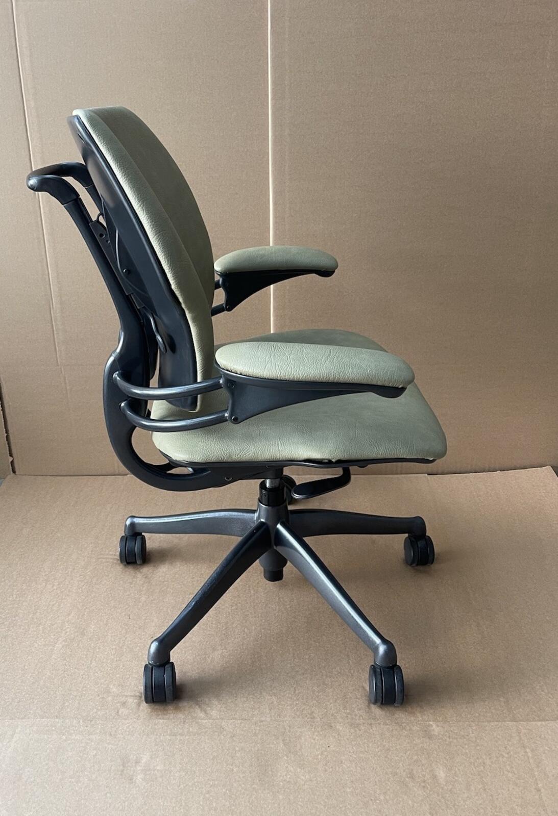 Humanscale Freedom Executive Office Chair