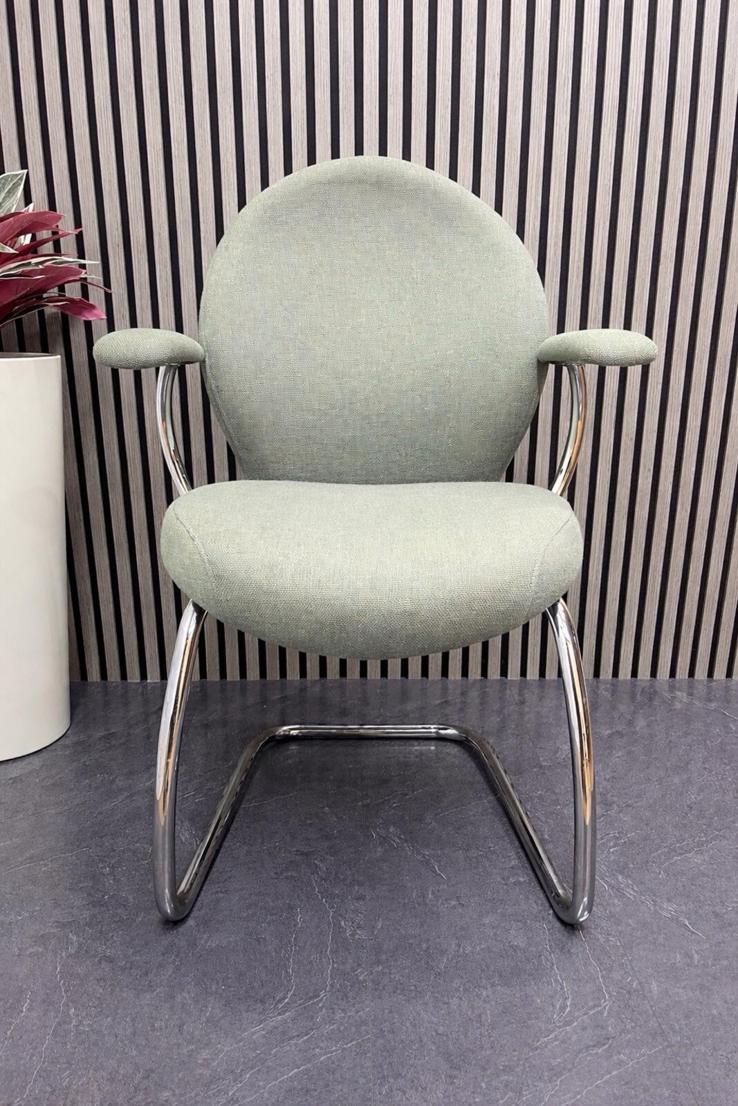 KOMAC Boss Design* Modern Contract Chair with Armrests - UK DELIVERY