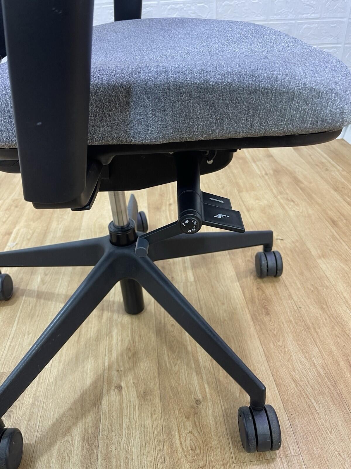 Senator Fuse Adjustable Office Chair / Black ,Grey / 4D Armrest - UK Delivery