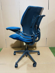 Humanscale freedom chair in *NEW navy blue velvet - UK DELIVERY