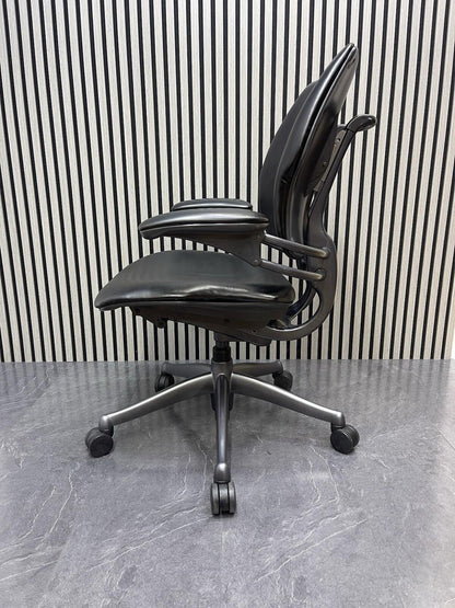 Humanscale freedom chair In Black Leather  Gel Armrests UK Delivery