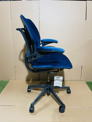 Humanscale freedom chair in *NEW navy blue velvet - UK DELIVERY