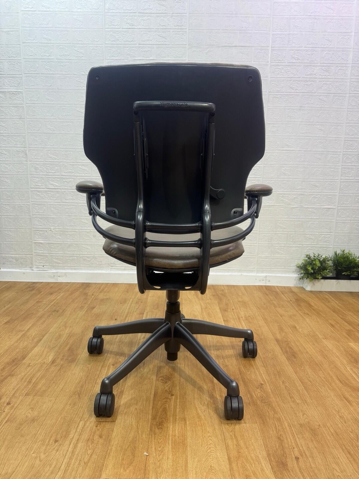 Humanscale Freedom Office Chair In Brown Smokey Finish - UK DELIVERY