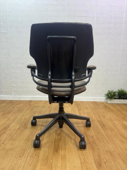 Humanscale Freedom Office Chair In Brown Smokey Finish - UK DELIVERY