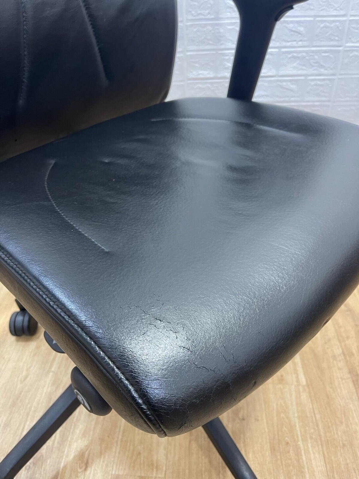 SENATOR: AGITUS EXECUTIVE OFFICE CHAIR / Black leather - UK DELIVERY