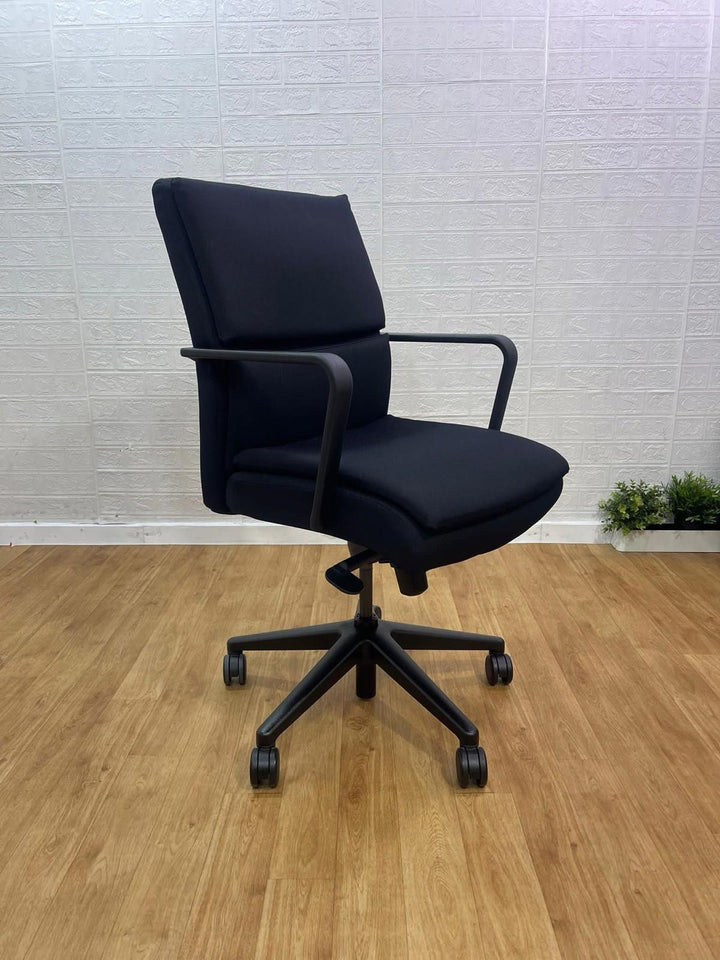 Keilhauer* Executive Padded Office Chair / Black / Excellent Con -UK Delivery