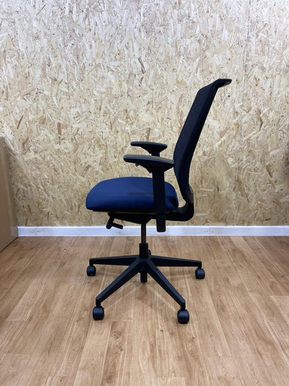 STEELCASE Reply Chair/Lumbar Support / 4D Armrests/Excellent Condition- Delivery