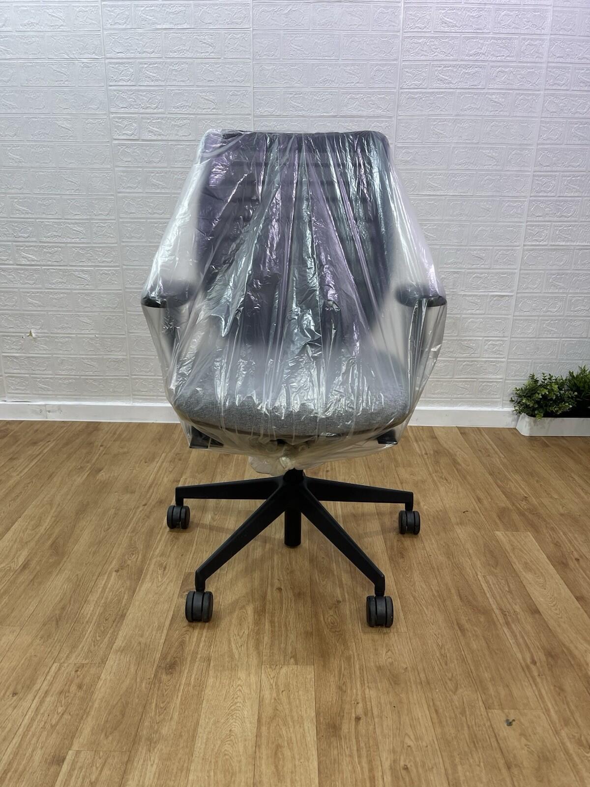 Senator Fuse Adjustable Office Chair / Black ,Grey / 4D Armrest - UK Delivery
