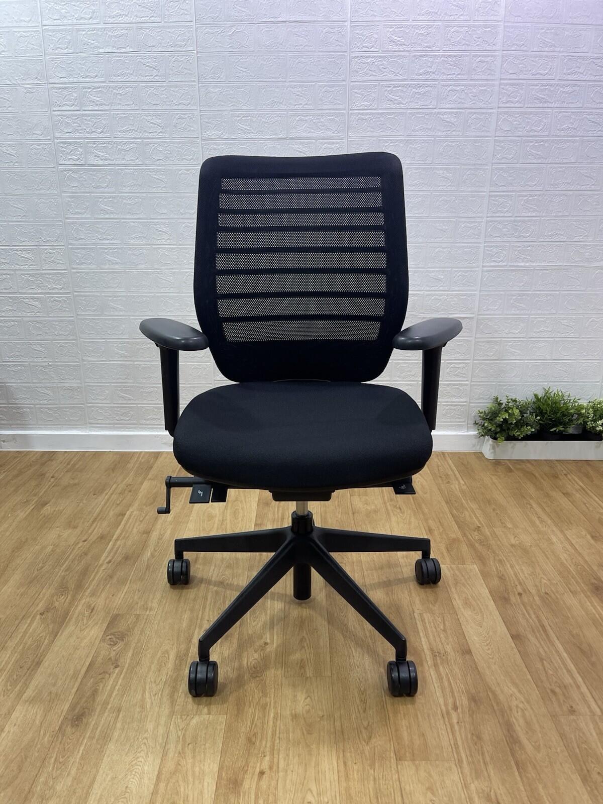 Senator Fuse Adjustable Office Chair / Black / 4D Armrest - UK Delivery