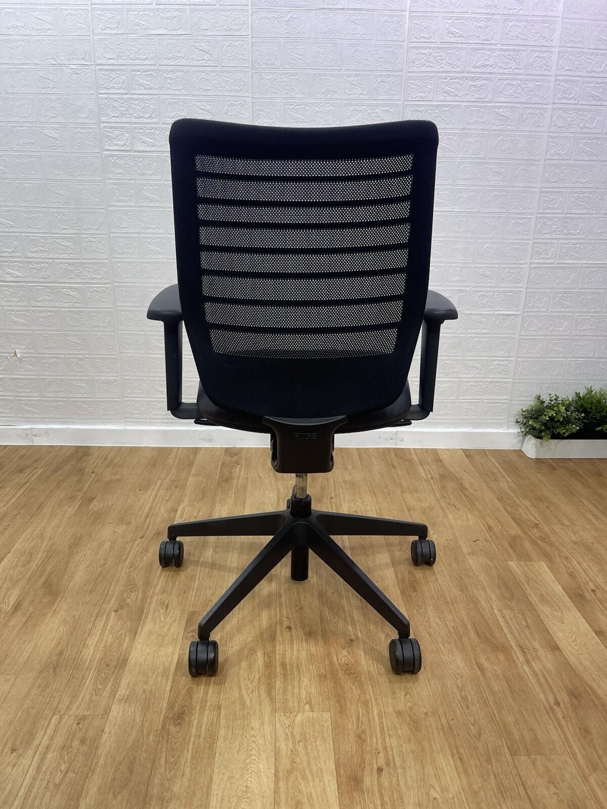 Senator Fuse Adjustable Office Chair  / 4D Armrest - UK Delivery