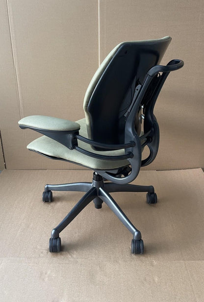Humanscale Freedom Executive Office Chair