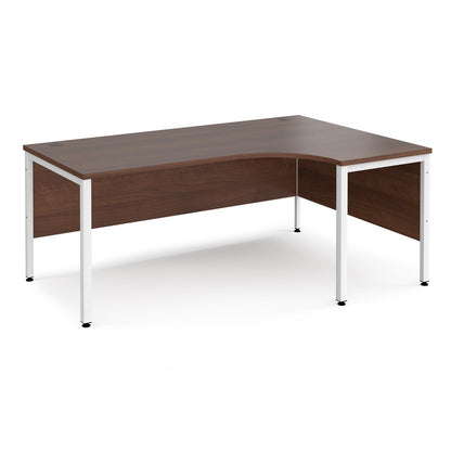 Maestro 25 bench right hand corner desk