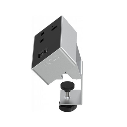 Single socket plus USB-A & USB-C