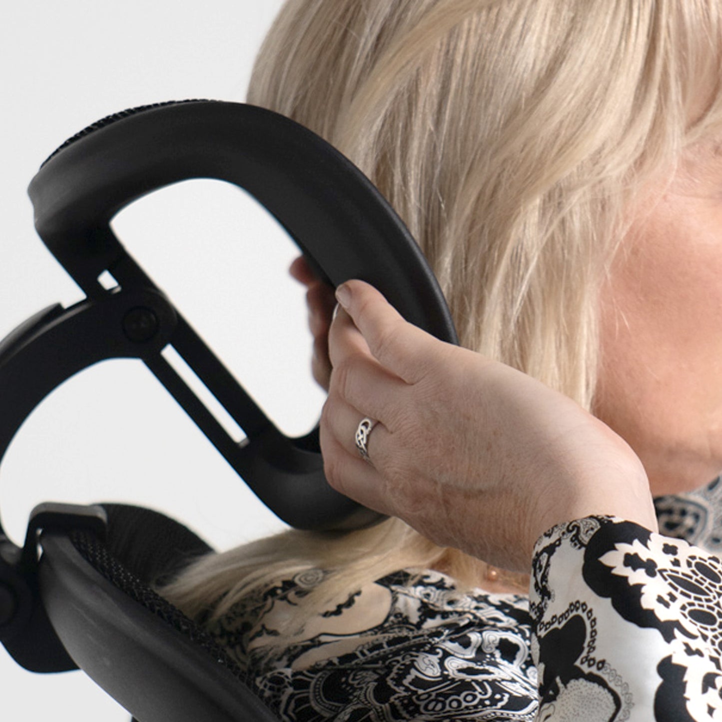 Poise Ergonomic mesh chair