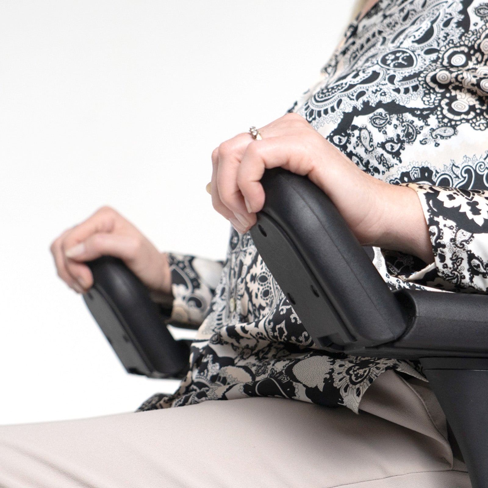 Poise Ergonomic mesh chair